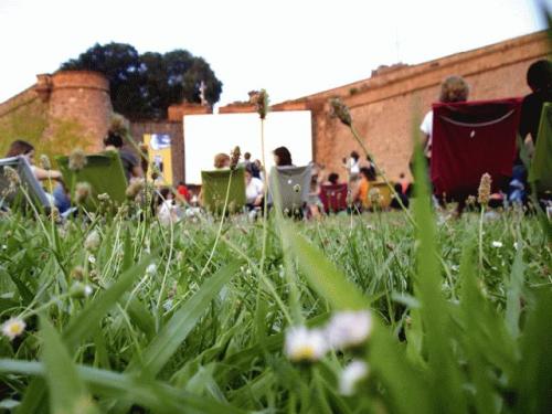 open-air-cinema-montjuic-1